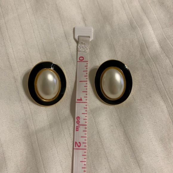 Earrings pearl with black gold trim - Picture 3 of 3